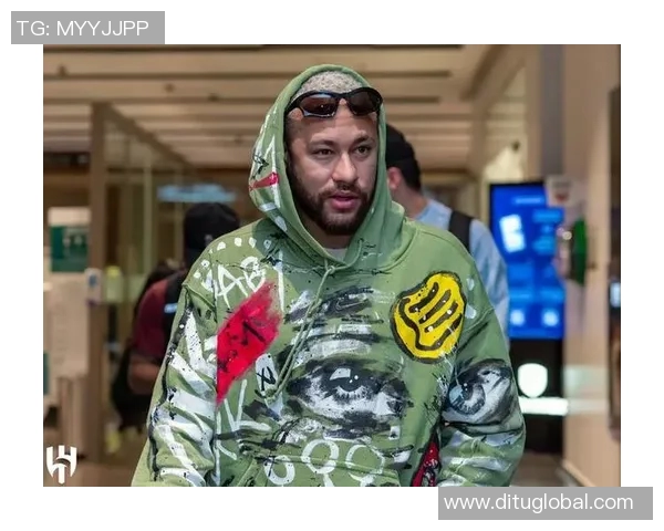 足球明星身着白袍展现优雅风采的精彩瞬间合集